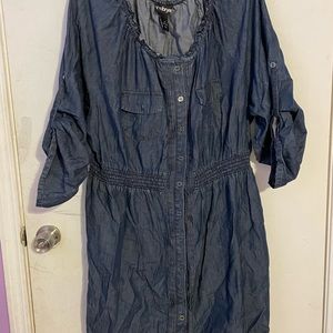 Worn once & washed once. Lane Bryant blue Jean stretchy dress comfortable fit 😁